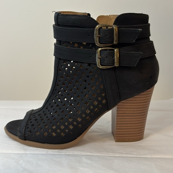 Brash Peep Toe Laser Cut Side Zip Ankle Heeled Boot Bootie Women Size 8.5 Black - Picture 11 of 11